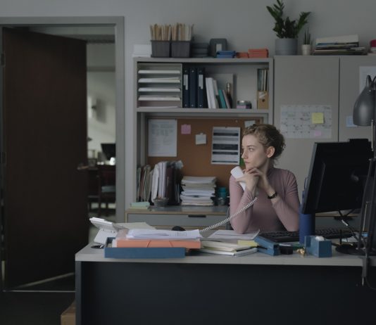 Abschied von der Work-Life-Balance – Kitty Greens „The Assistant“ The Assistant