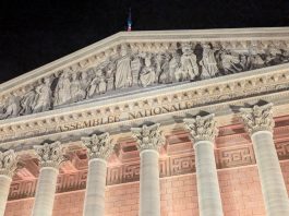 Frankreichs Dauerkrise: Auf der Suche nach politischer Stabilität