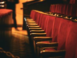 Nachher ist man immer schlauer — Das Stück Biografie: Ein Spiel am Deutschen Theater
